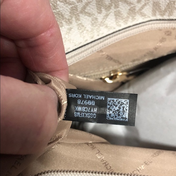 New Michael Kors Cream and Gold Large Tote Bag - Picture 9 of 14